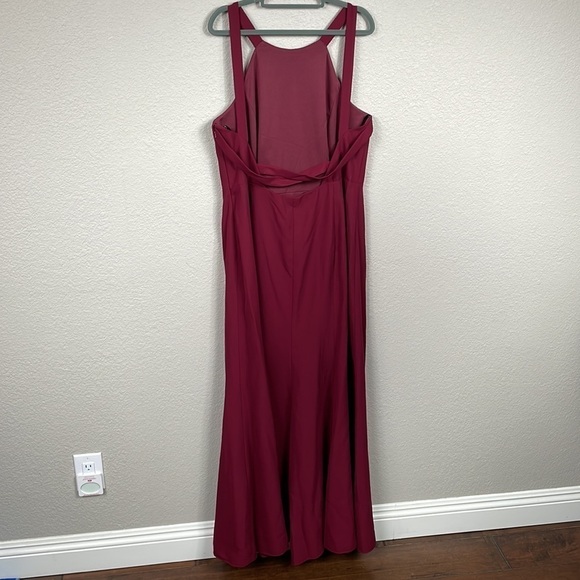 NWT Dessy Collection High Halter Neck Open Back Crepe Gown Dress Burgundy Sz 18 - Picture 4 of 11